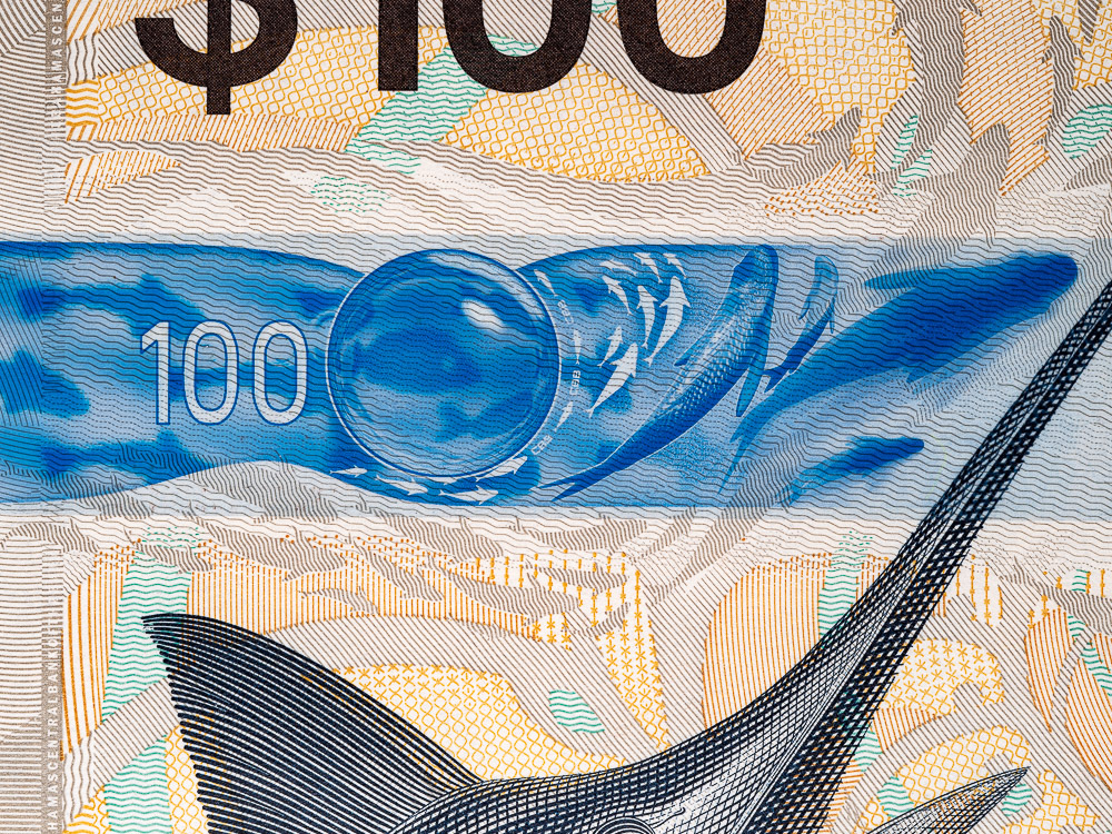 Close up of the MOTION SURFACE thread in the new Bahamas $100